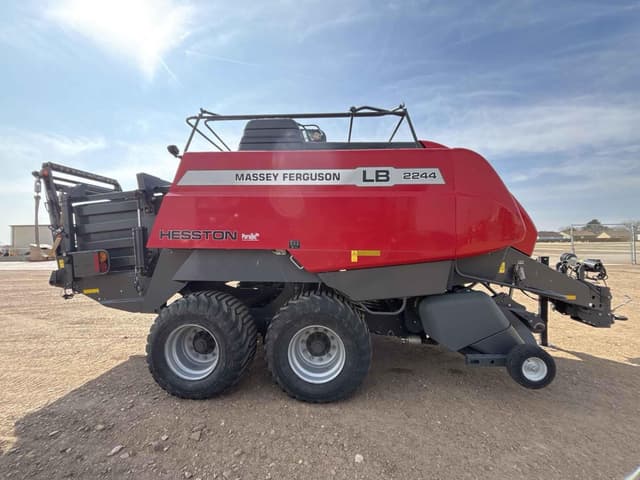 Image of Massey Ferguson LB2244 equipment image 2