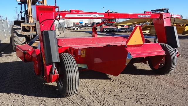 Image of Massey Ferguson 1359 equipment image 2