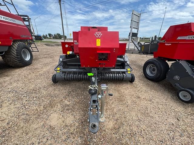 Image of Massey Ferguson 1840 equipment image 2