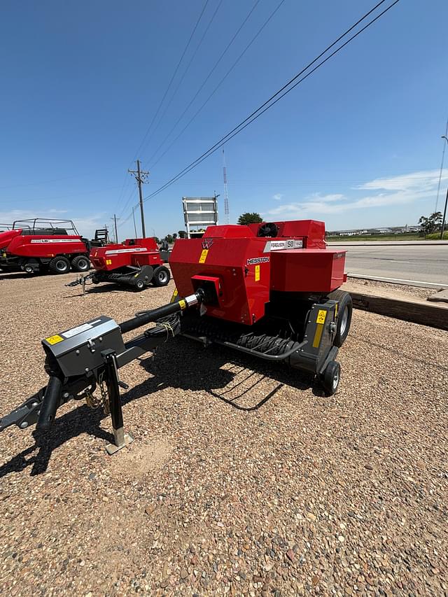 Image of Massey Ferguson 1842 equipment image 2