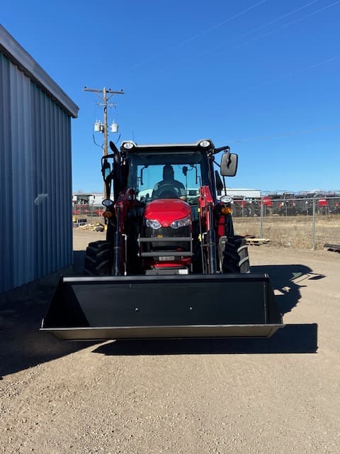 Image of Massey Ferguson 4709 equipment image 2
