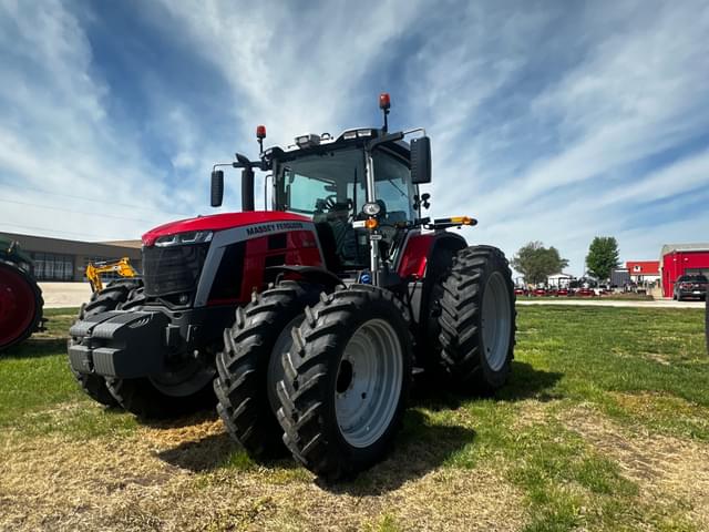 Image of Massey Ferguson 8S.305 equipment image 2