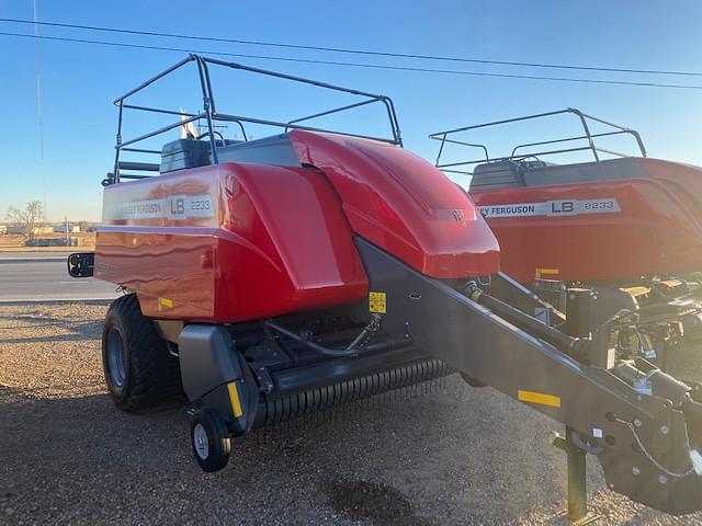 Image of Massey Ferguson LB2233 equipment image 2