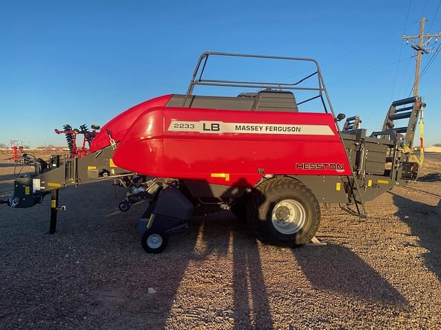 Image of Massey Ferguson LB2233 Primary image