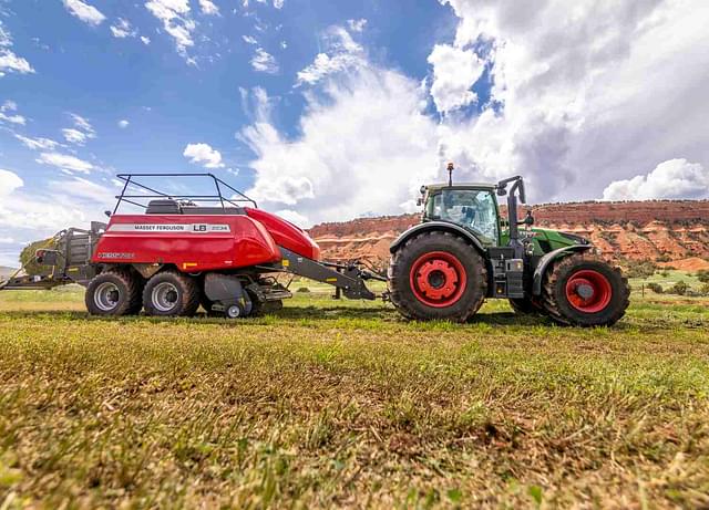 Image of Massey Ferguson LB2234 equipment image 2