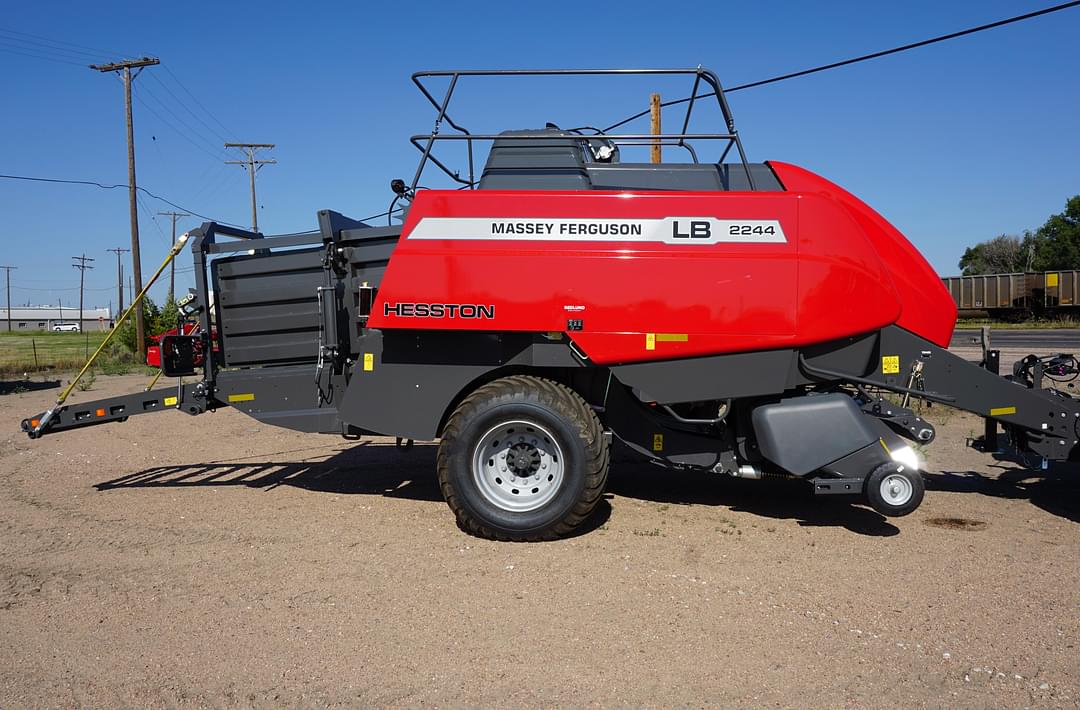 Image of Massey Ferguson LB2244 Image 0
