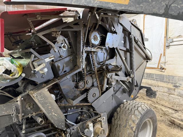 Image of Massey Ferguson RB4160V equipment image 3