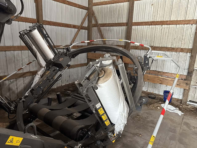 Image of Massey Ferguson RB4160V equipment image 3