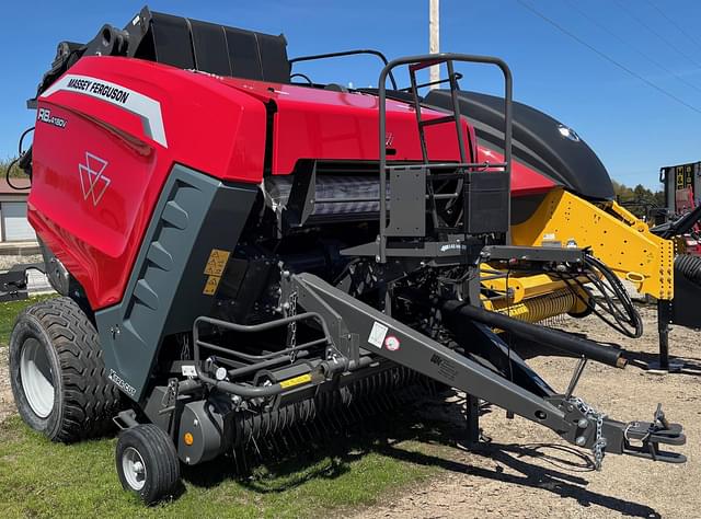Image of Massey Ferguson RB4180V equipment image 3