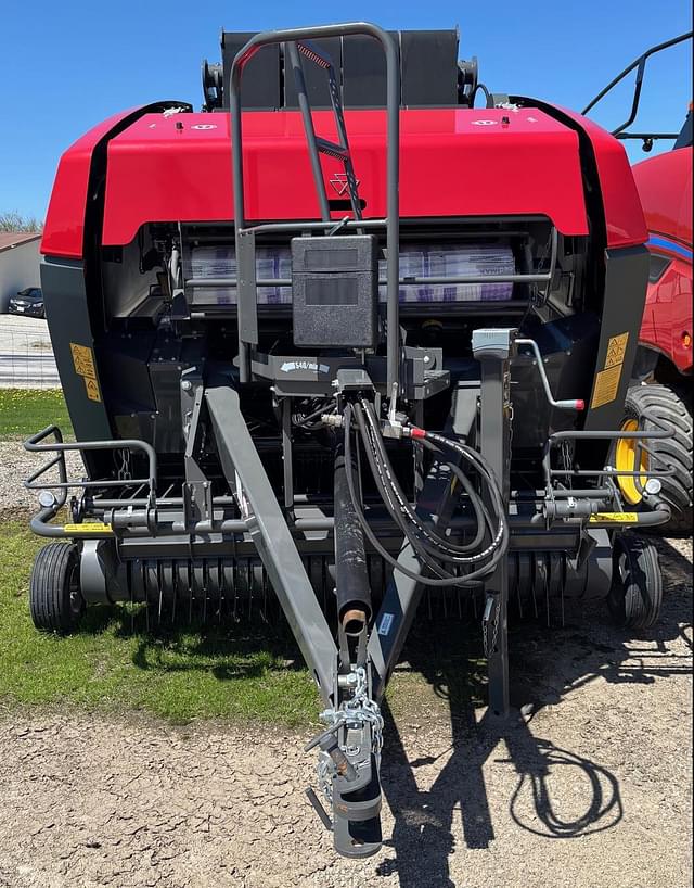 Image of Massey Ferguson RB4180V equipment image 2