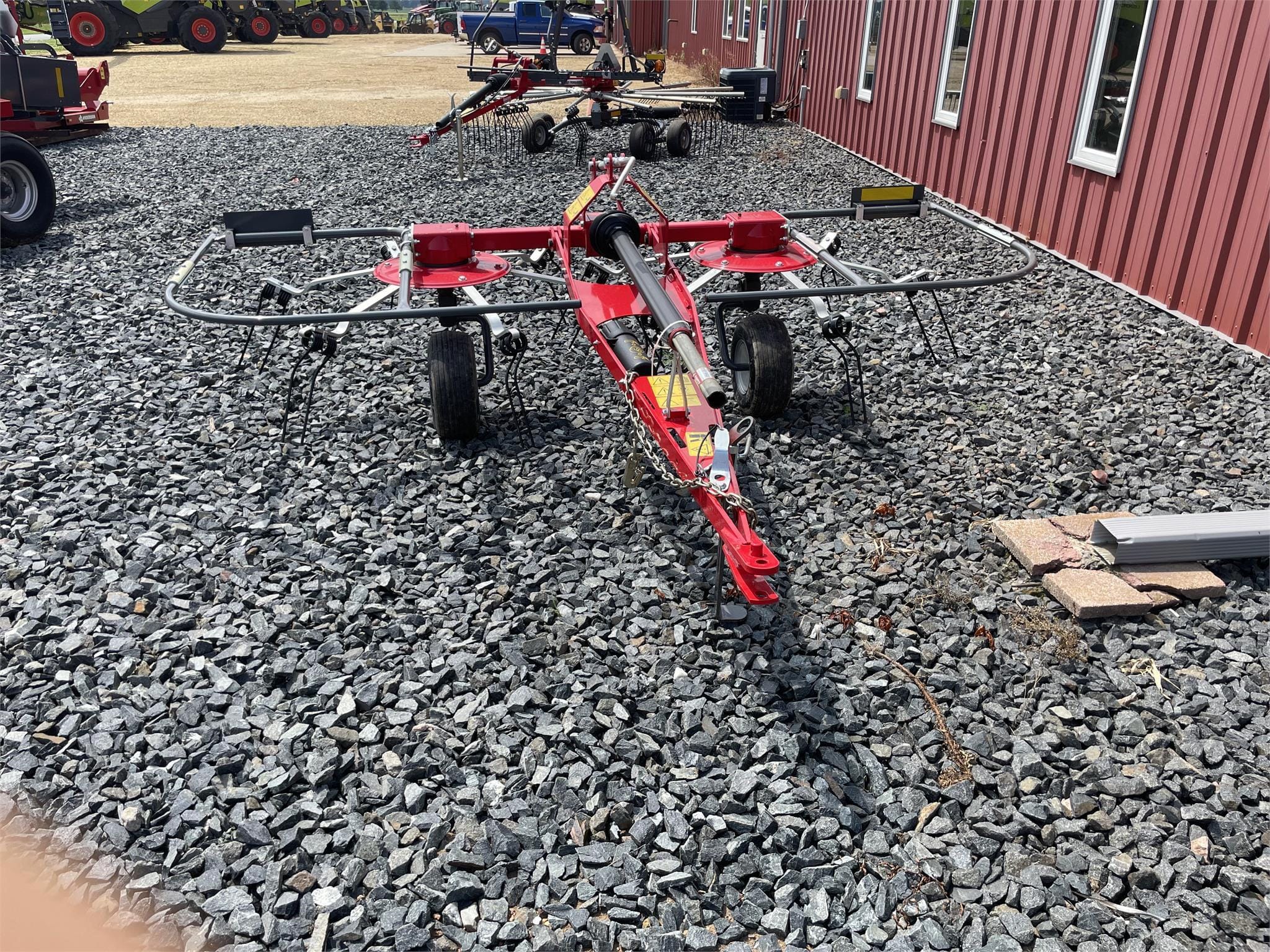 2024 Massey Ferguson TD252TR Equipment Image0