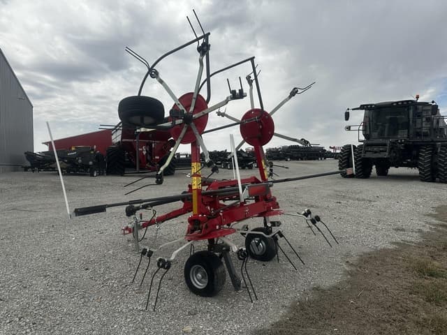 Image of Massey Ferguson TD524 equipment image 4