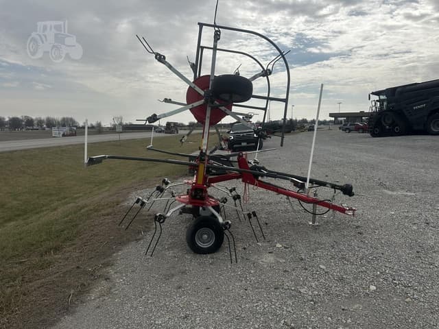 Image of Massey Ferguson TD524 equipment image 1