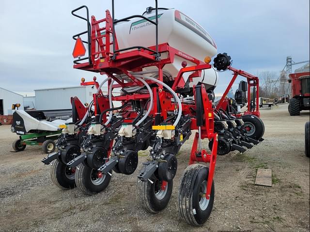 Image of Massey Ferguson VF1230 equipment image 3