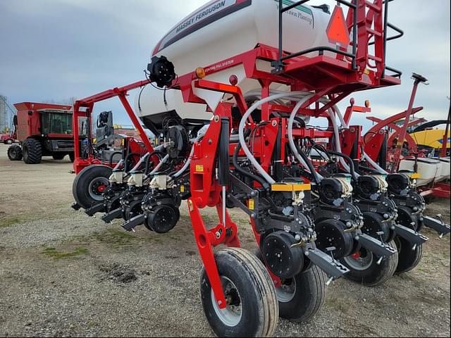 Image of Massey Ferguson VF1230 equipment image 2