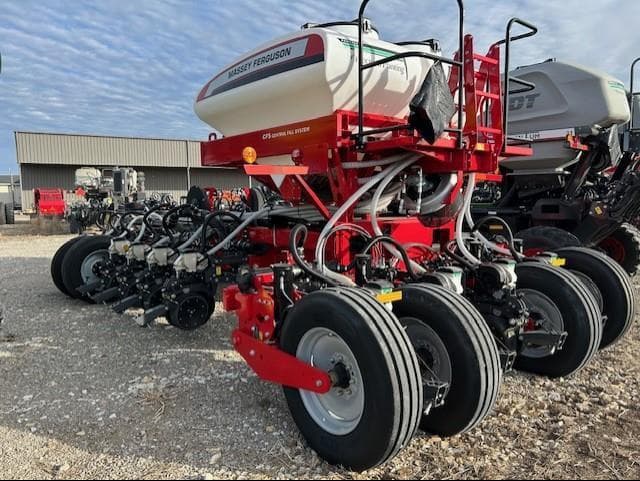 Image of Massey Ferguson VF1630 equipment image 4