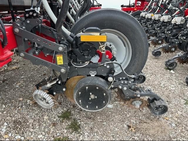 Image of Massey Ferguson VF2430 equipment image 3