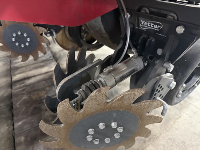 Image of Massey Ferguson VF2430 equipment image 3