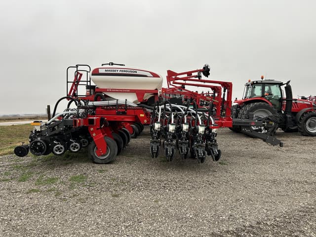 Image of Massey Ferguson VN2315 equipment image 2