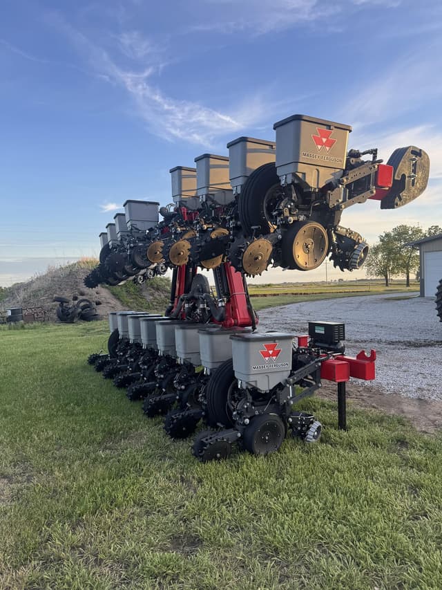 Image of Massey Ferguson VS1630 equipment image 2
