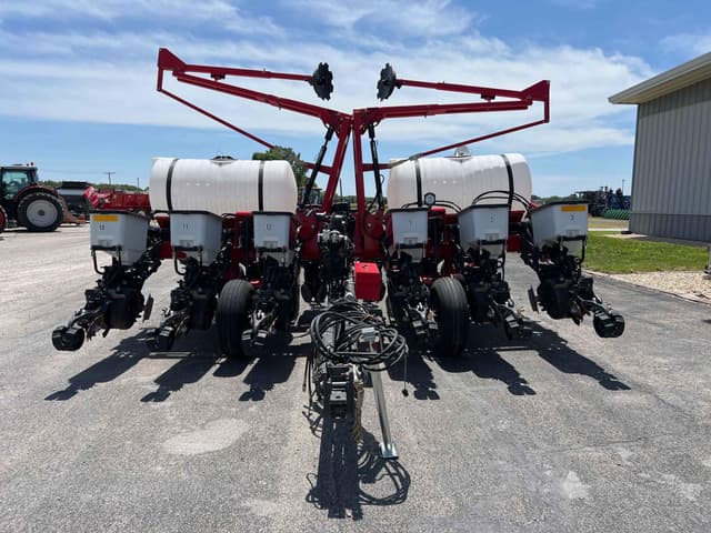Image of Massey Ferguson 1230 equipment image 1