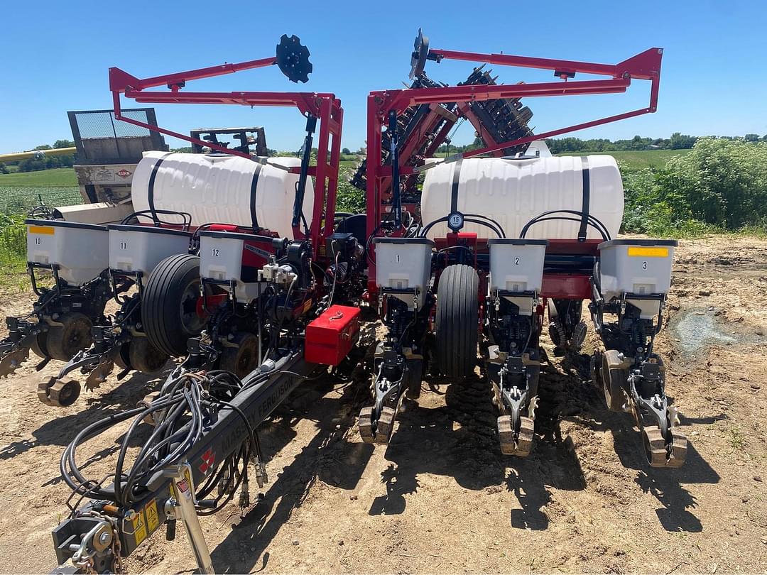 Image of Massey Ferguson 1230 Primary image