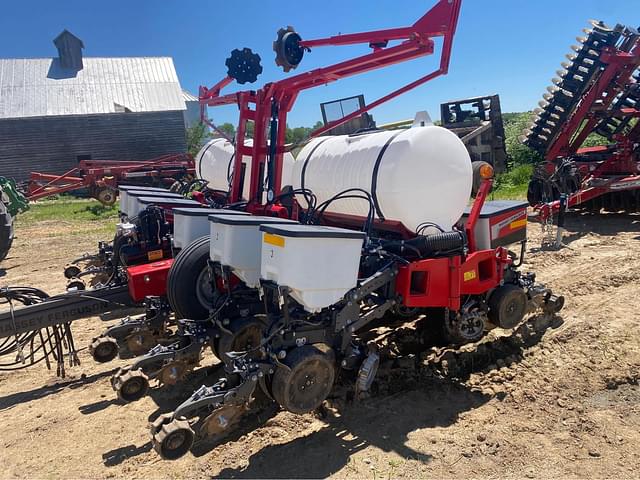Image of Massey Ferguson 1230 equipment image 1