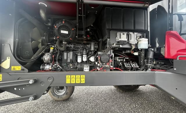 Image of Massey Ferguson WR235 equipment image 3