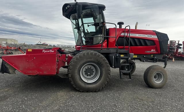 Image of Massey Ferguson WR235 equipment image 2