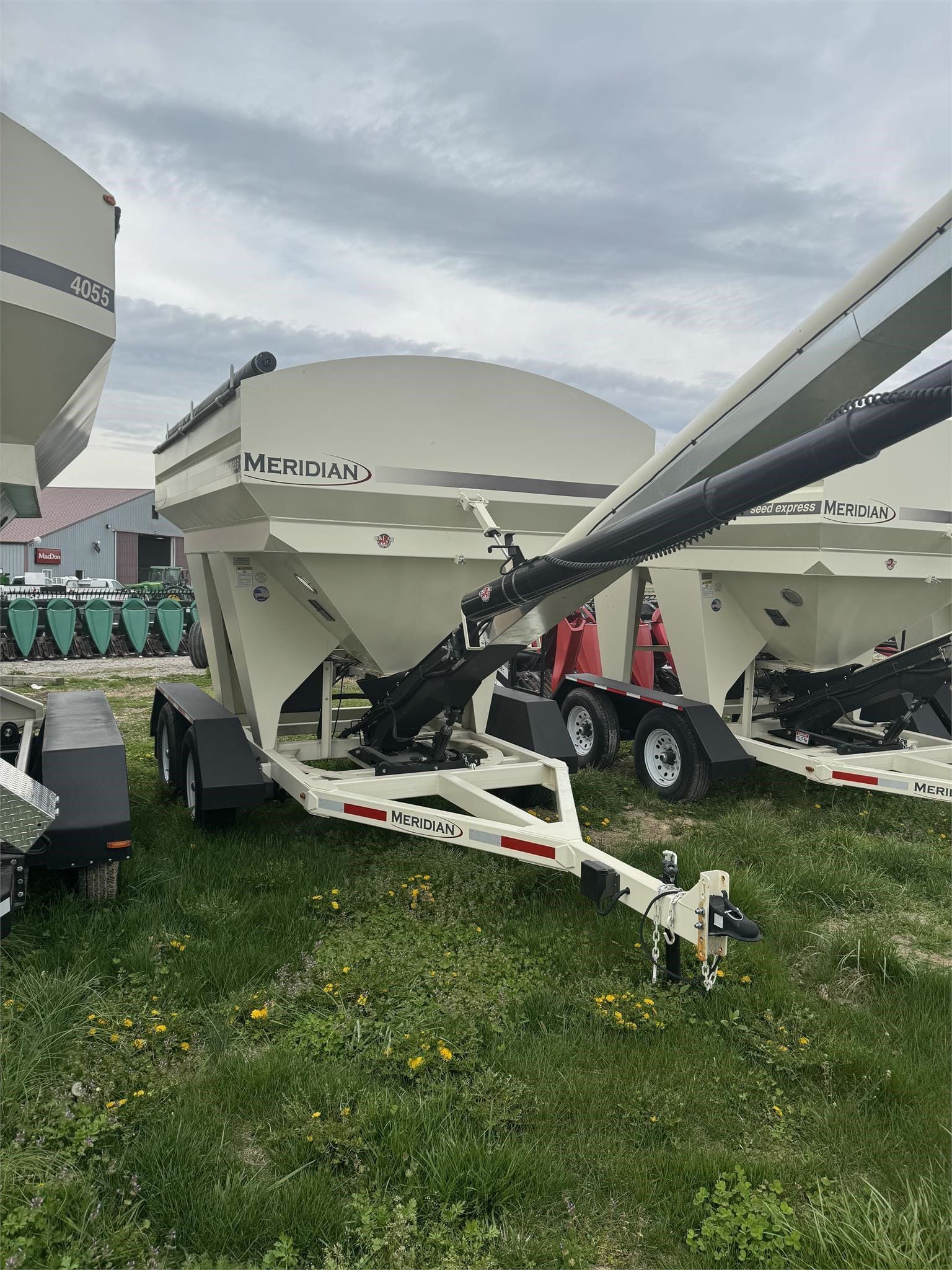 2024 Meridian 240 Equipment Image0