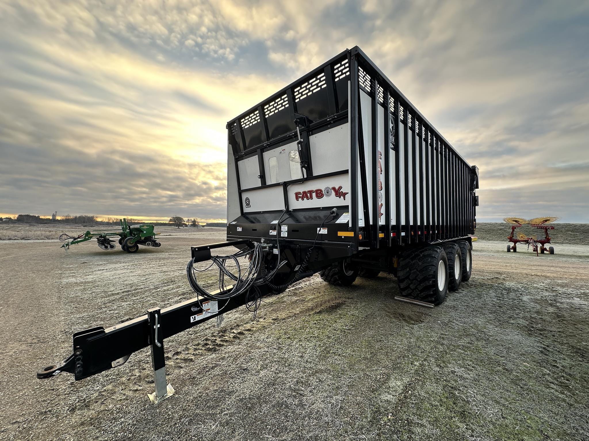 2024 Meyer 1030RT Equipment Image0