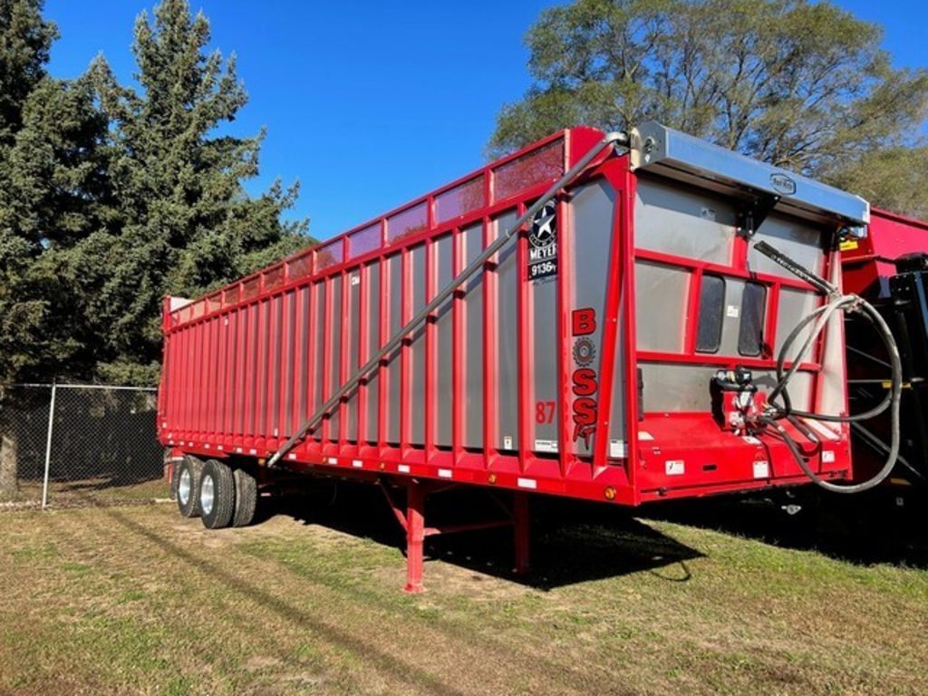 2024 Meyer 9136RT Equipment Image0