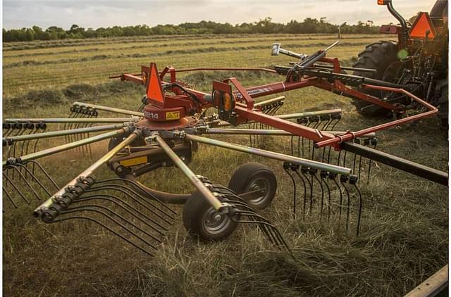 Image of Massey Ferguson 451 equipment image 4