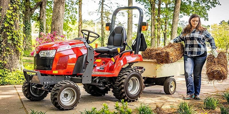 Image of Massey Ferguson GC1725MB Image 1