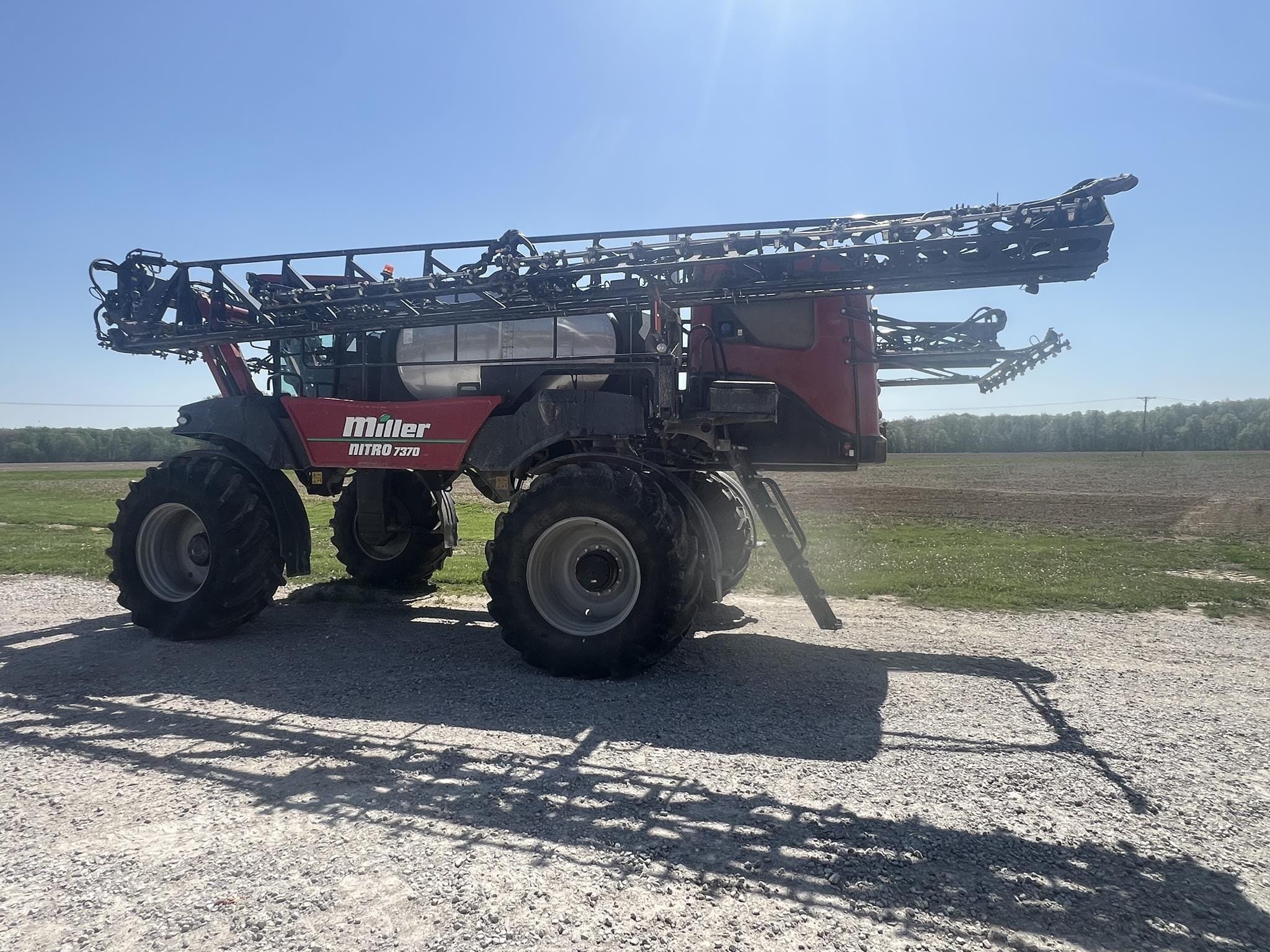 2024 Miller Nitro 7370 Equipment Image0
