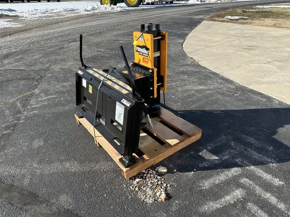 2024 Montana 750R Equipment Image0