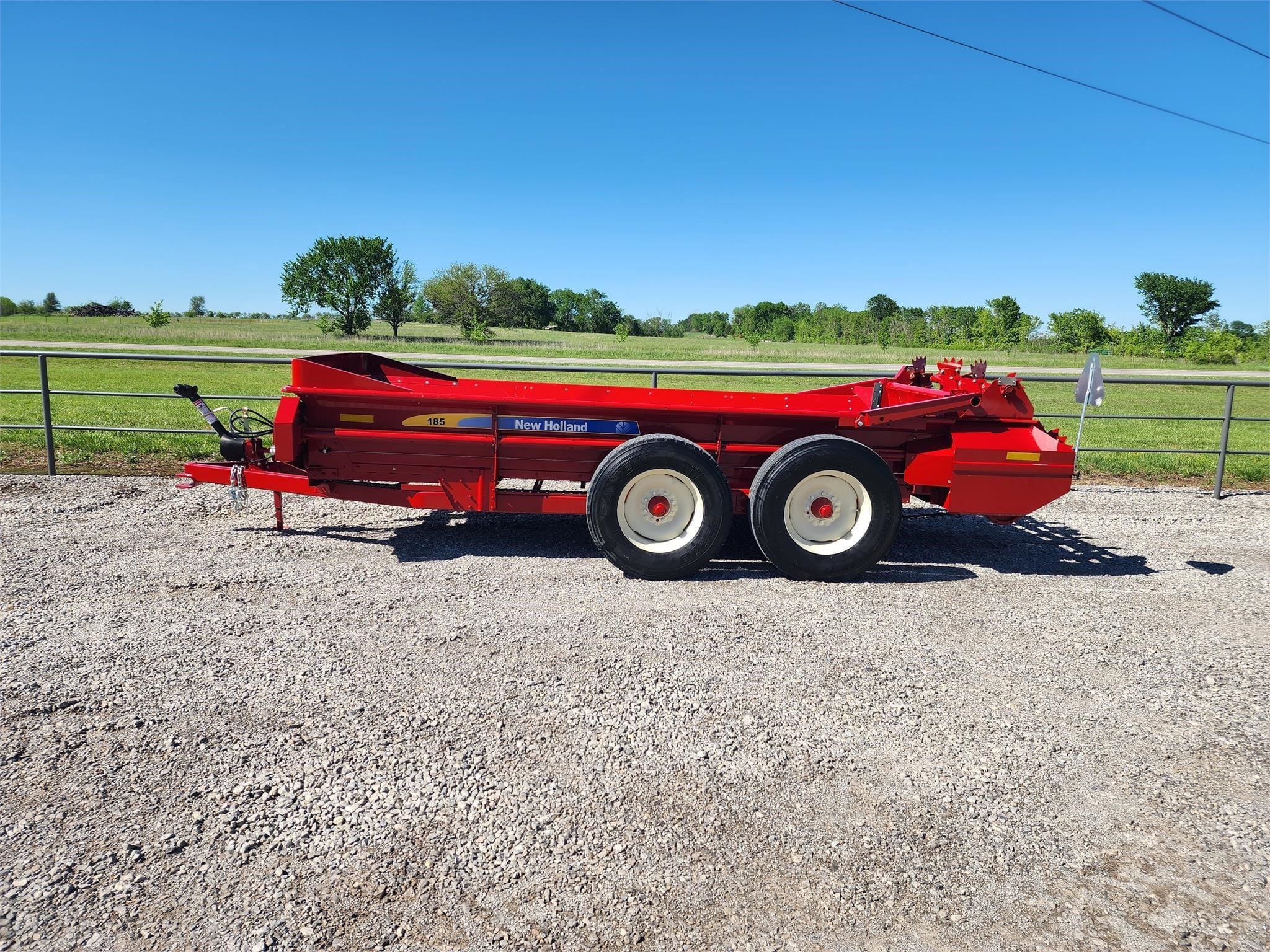 Main image New Holland 185