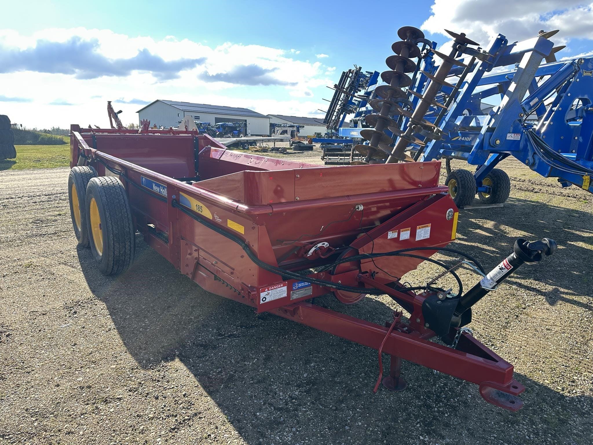 2024 New Holland 185 Equipment Image0