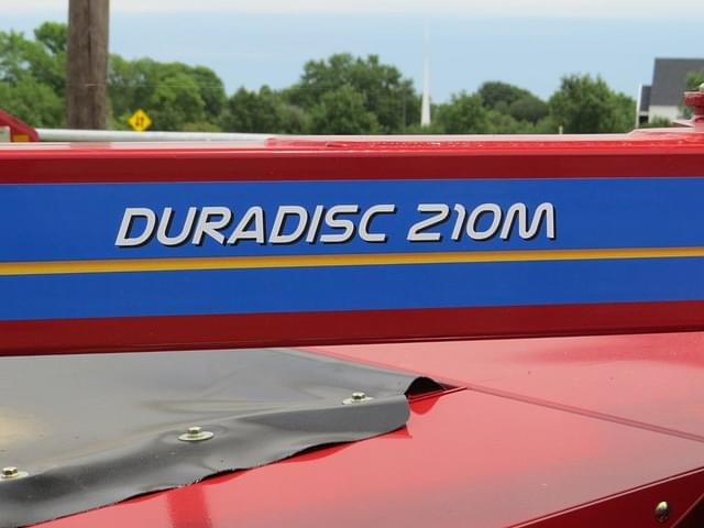 Image of New Holland Duradisc 210M equipment image 4