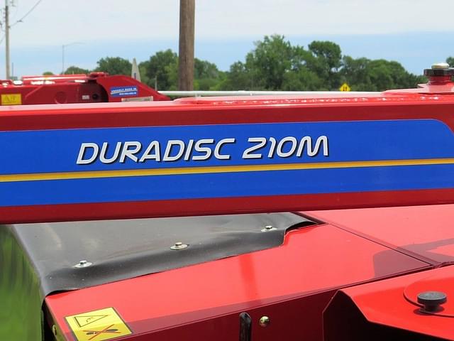 Image of New Holland Duradisc 210M equipment image 4