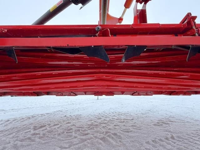 Image of New Holland 312 Plus equipment image 4