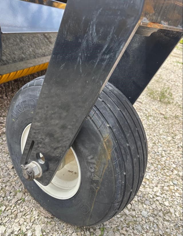 Image of New Holland 380FP equipment image 1