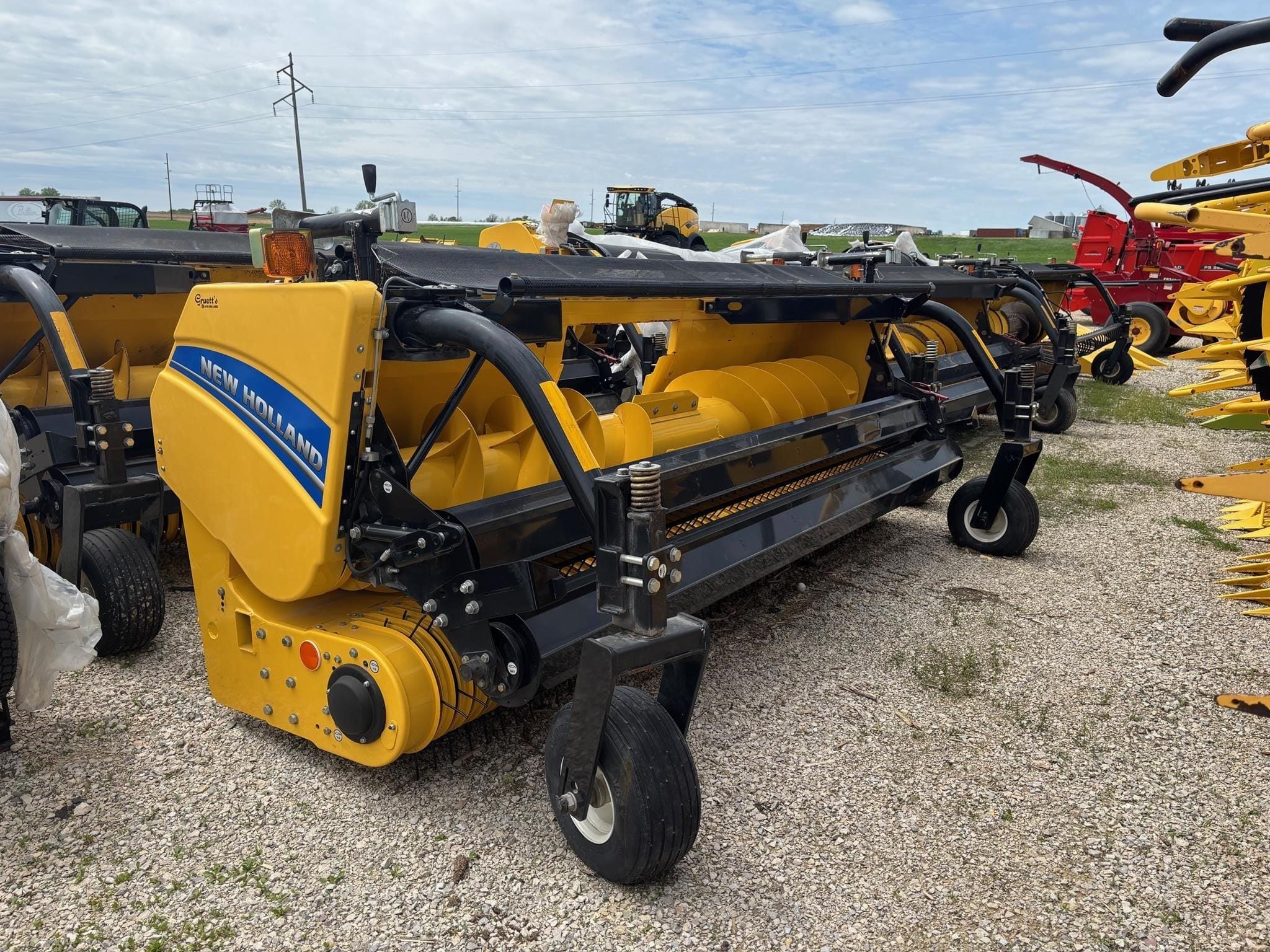 2024 New Holland 380FP Equipment Image0