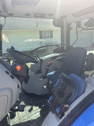Image of New Holland Workmaster 55 equipment image 4