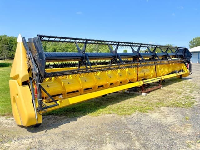 Image of New Holland 740CF-30 equipment image 1