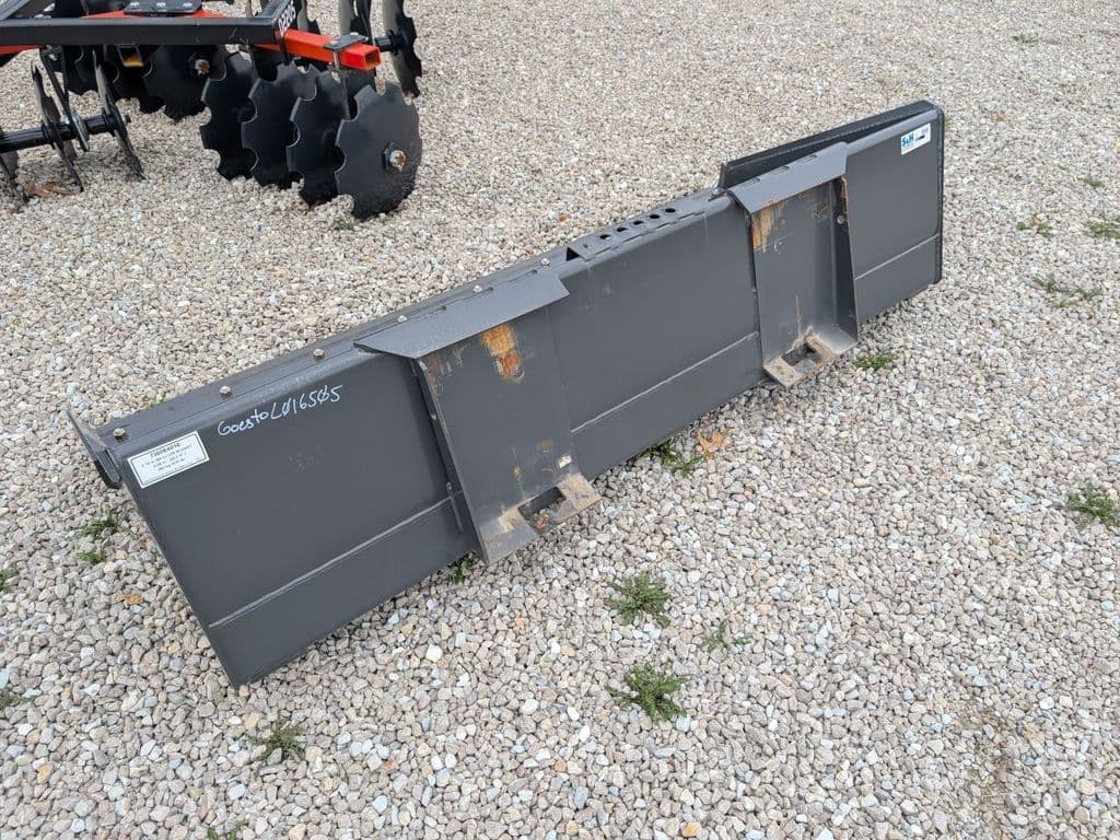 Image of New Holland 84" LPE Bucket Image 1