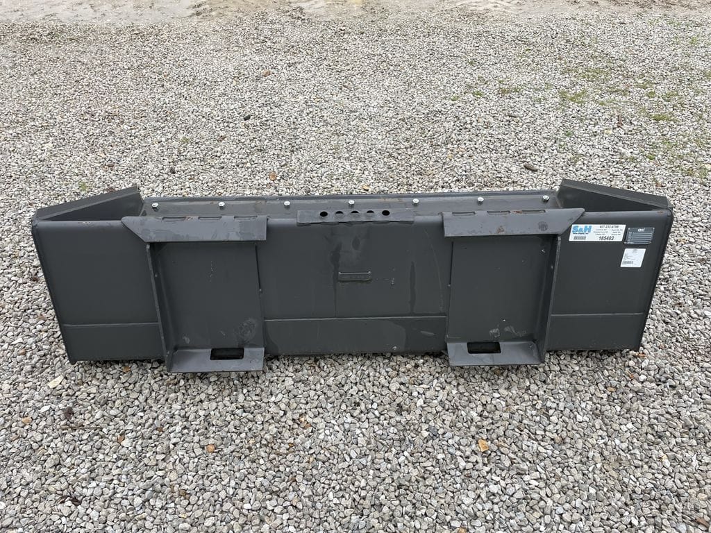 2024 New Holland 72" LPE Bucket Equipment Image0