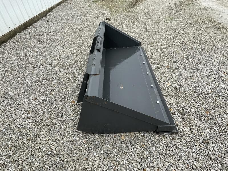 Image of New Holland 72" LPE Bucket Image 1
