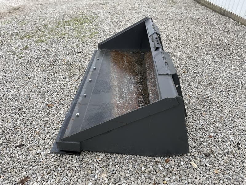 Image of New Holland 72" LPE Bucket Image 1