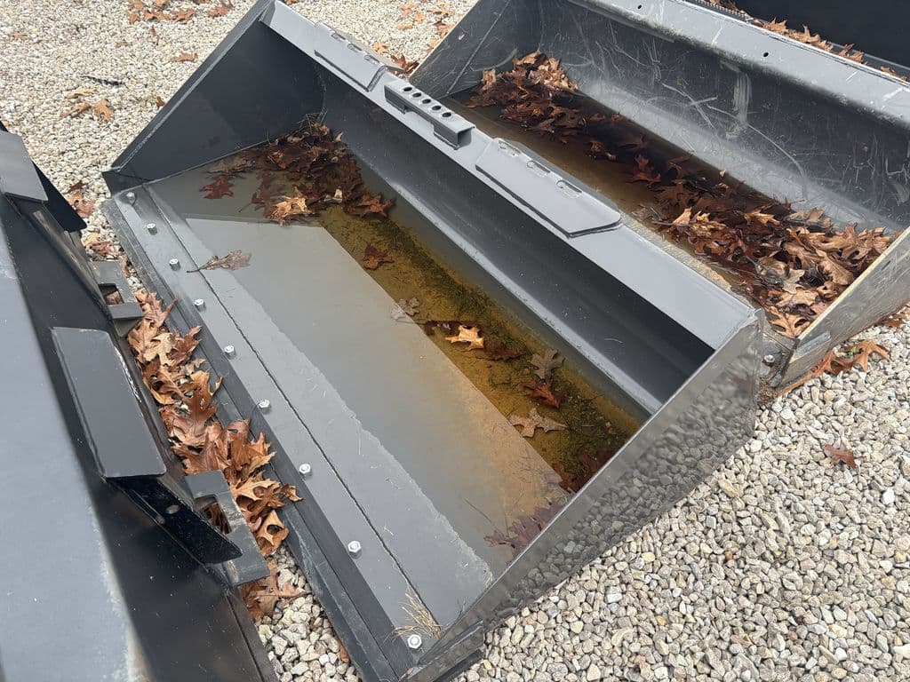 Image of New Holland 78" LPE Bucket Image 1